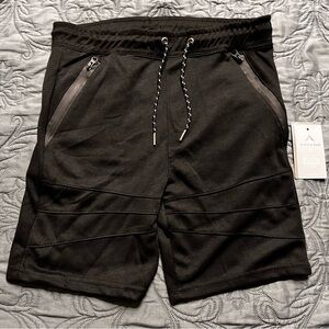 Ascend Men’s Shorts Size: S-M